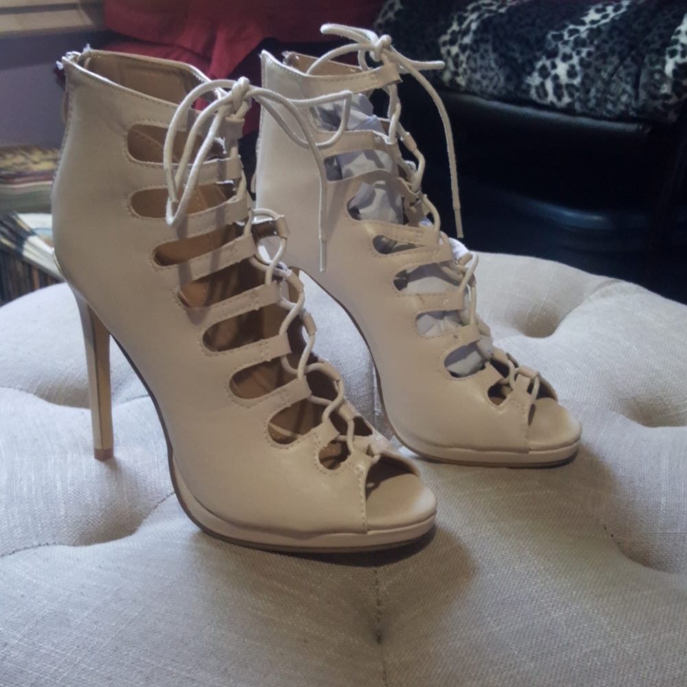 Scrappy pump shoe
